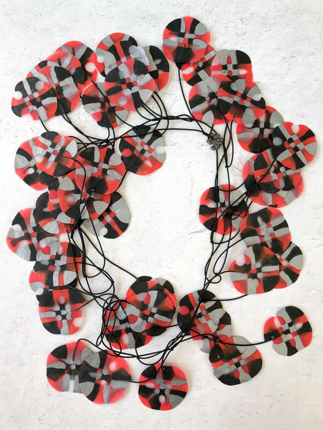 Ekeimenna By Annemieke Broenink Huge Recycled Pansy Necklace - Red