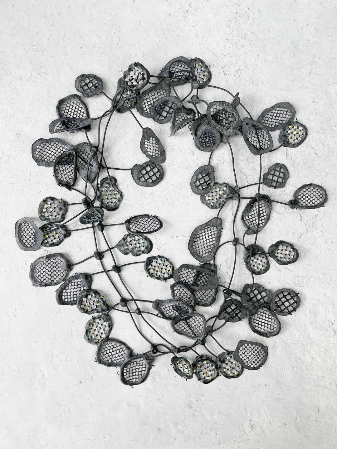 Annemieke Broenink Annemieke Broenink Glitter Lace Poppy Necklace, Black