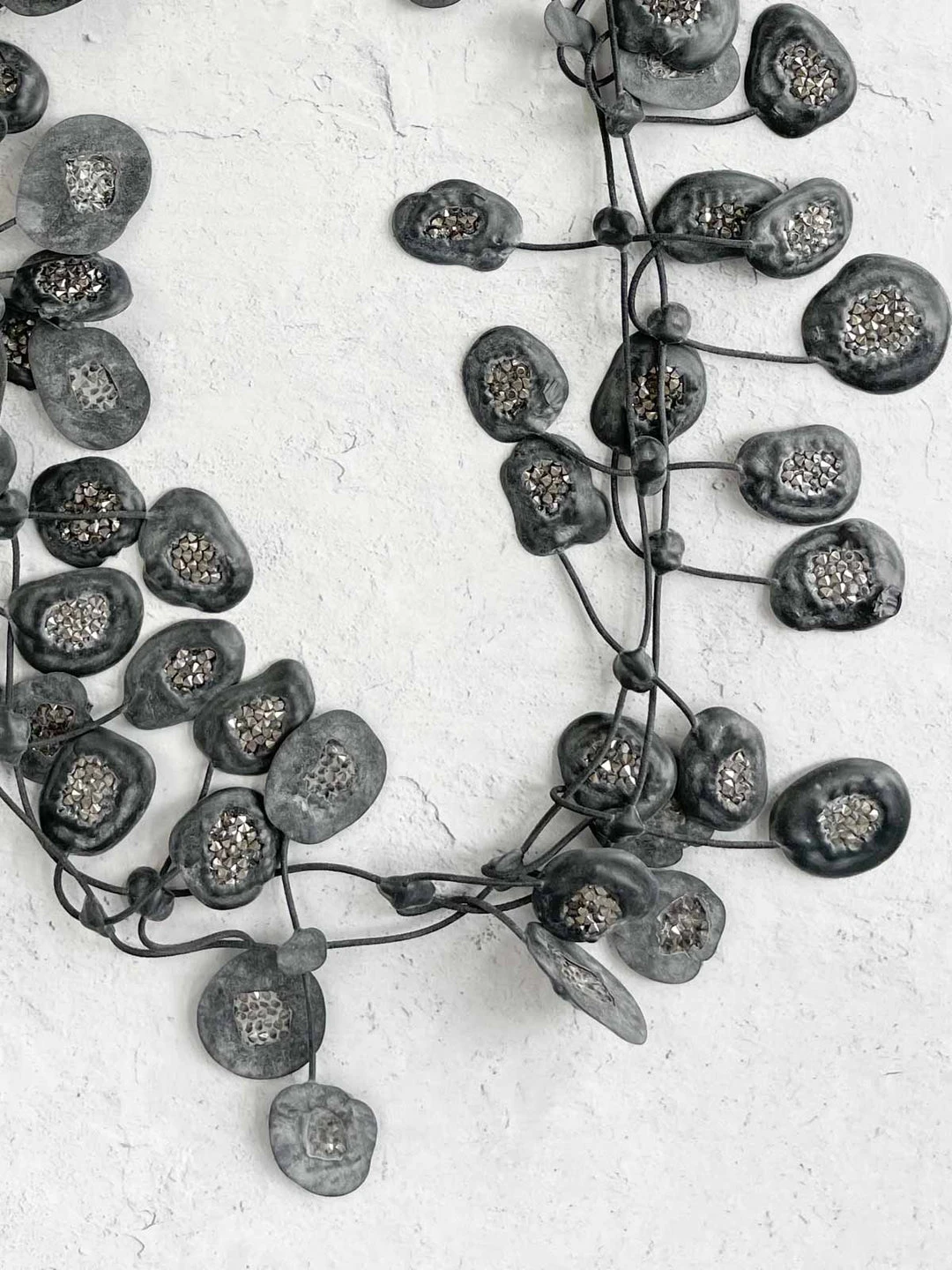 Annemieke Broenink Annemieke Broenink Glitter Poppy Rubber Necklace, Gunmetal