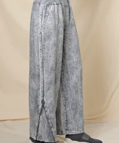 Beau Jours Deena Pant, Riverside