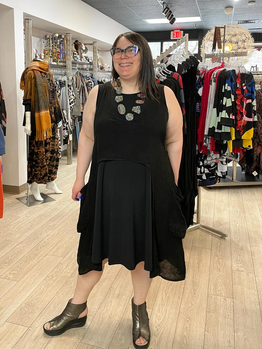 Bodil Hi Lo Pocket Top, Black