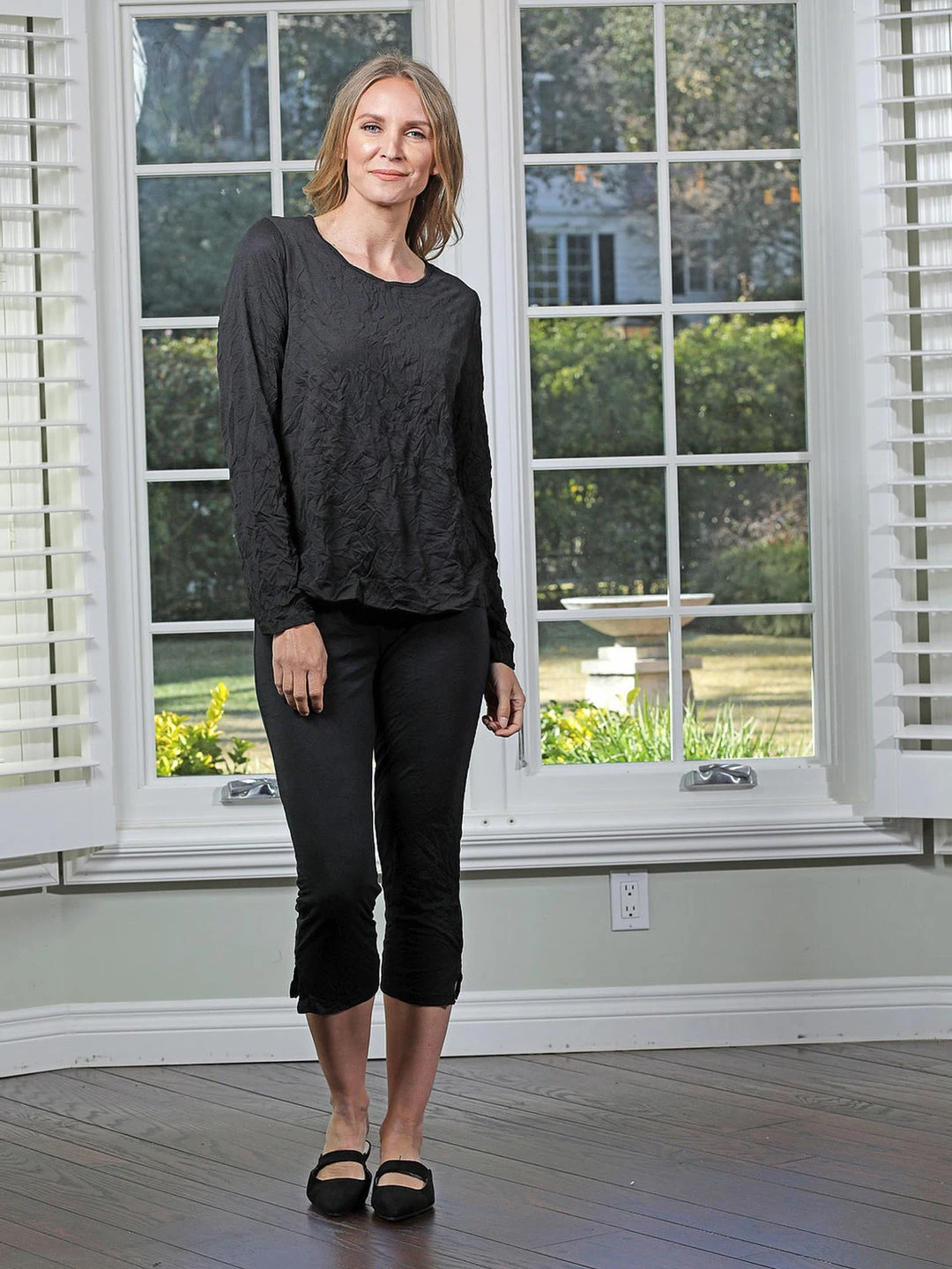 Chalet Chalet Et Ceci Crinkle Mesh Long Sleeve Basic Top, Black