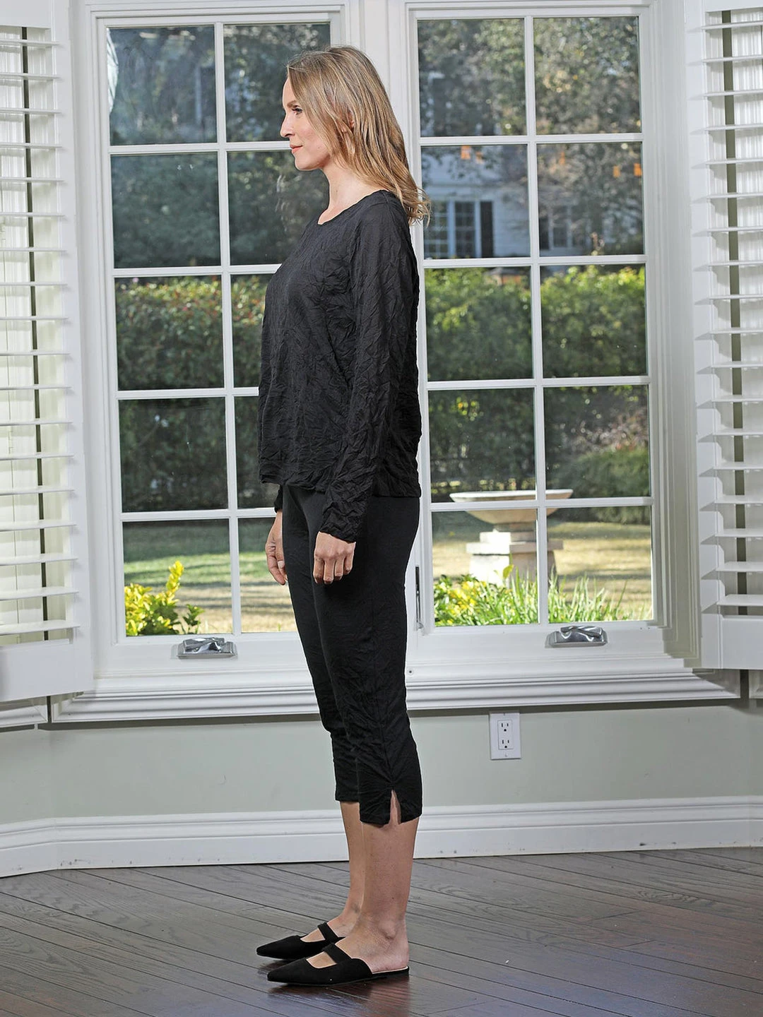 Chalet Chalet Et Ceci Crinkle Mesh Long Sleeve Basic Top, Black