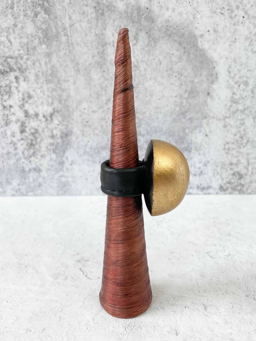 Monies Monies Los Angeles Ring, Gold