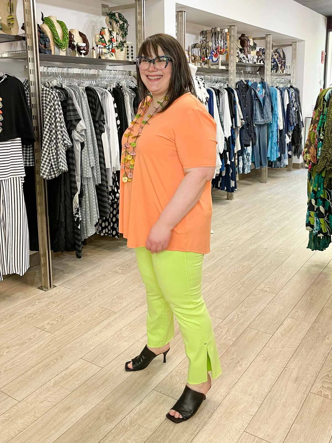 Pure Essence Pure Essence Short Sleeve V-Neck Top, Apricot