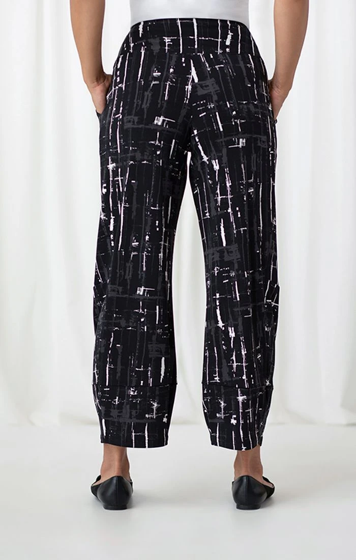 Sympli Angle Seam Lantern Pant, Drifting Lines Black Sympli